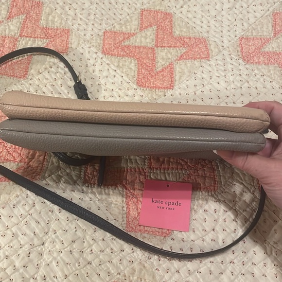 Kate Spade ♠️ Crossbody - Picture 7 of 7